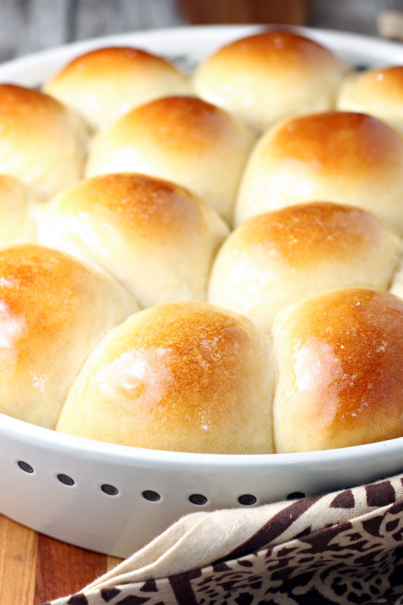 Soft Homemade Dinner Rolls With Buttery Tops