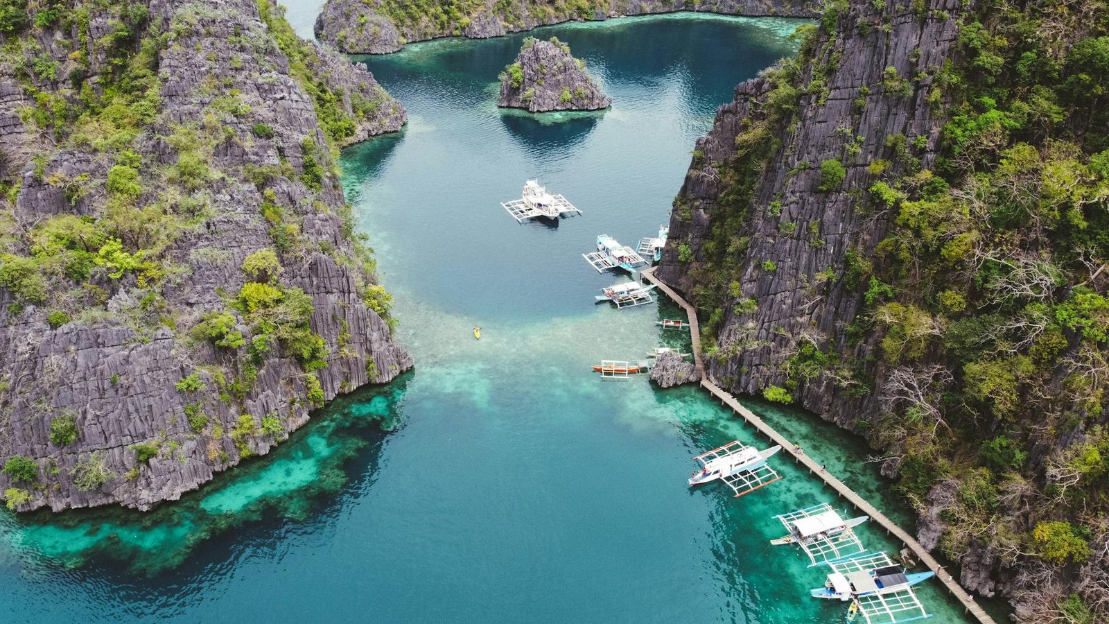 Ultimate Philippines Island Hopping Awaits