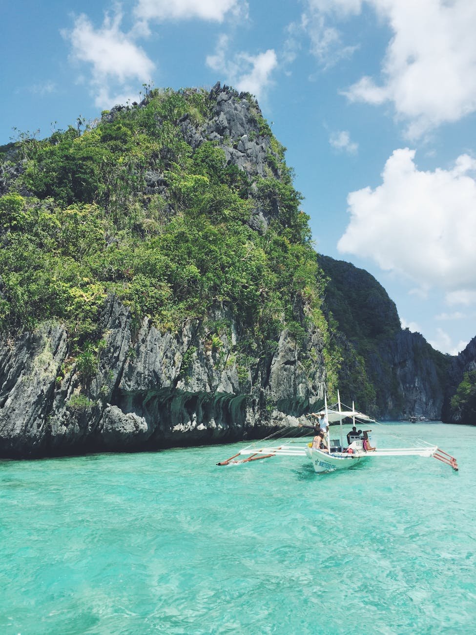 Ultimate Philippines Island Hopping Awaits