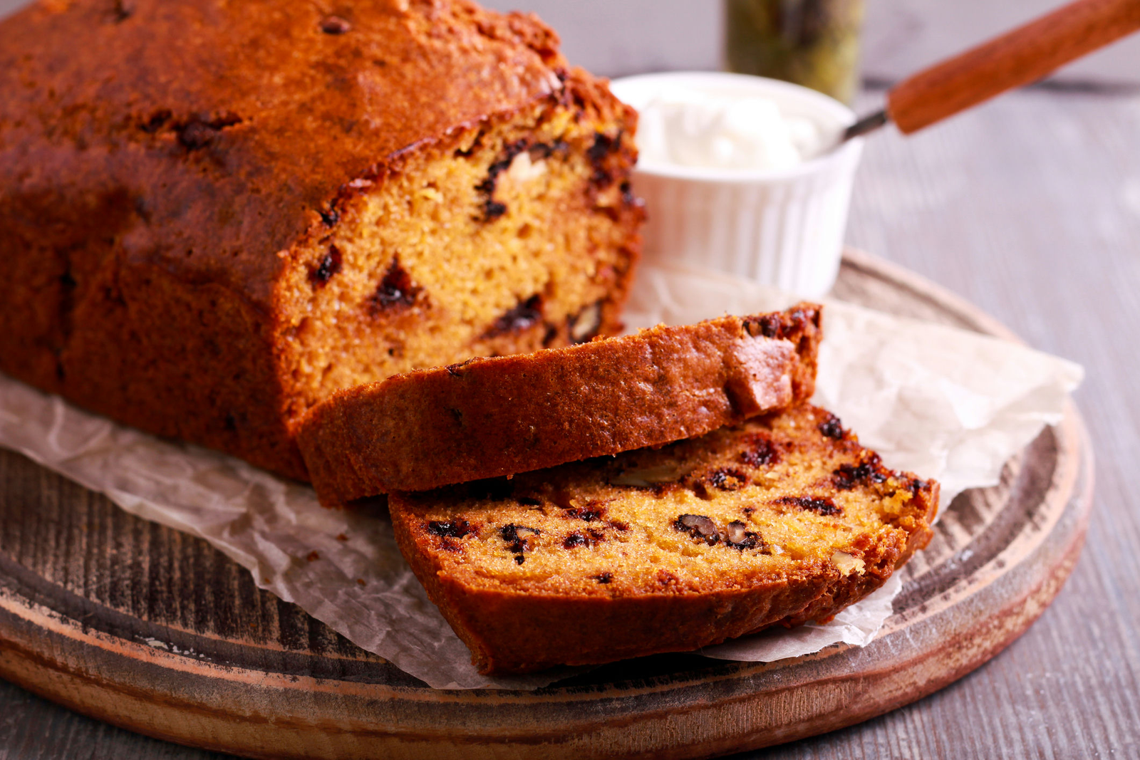Pumpkin Chocolate Chip Bread (Soft & Easy)